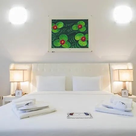 Hemeras Boutique Homes - Super Central Luxury *